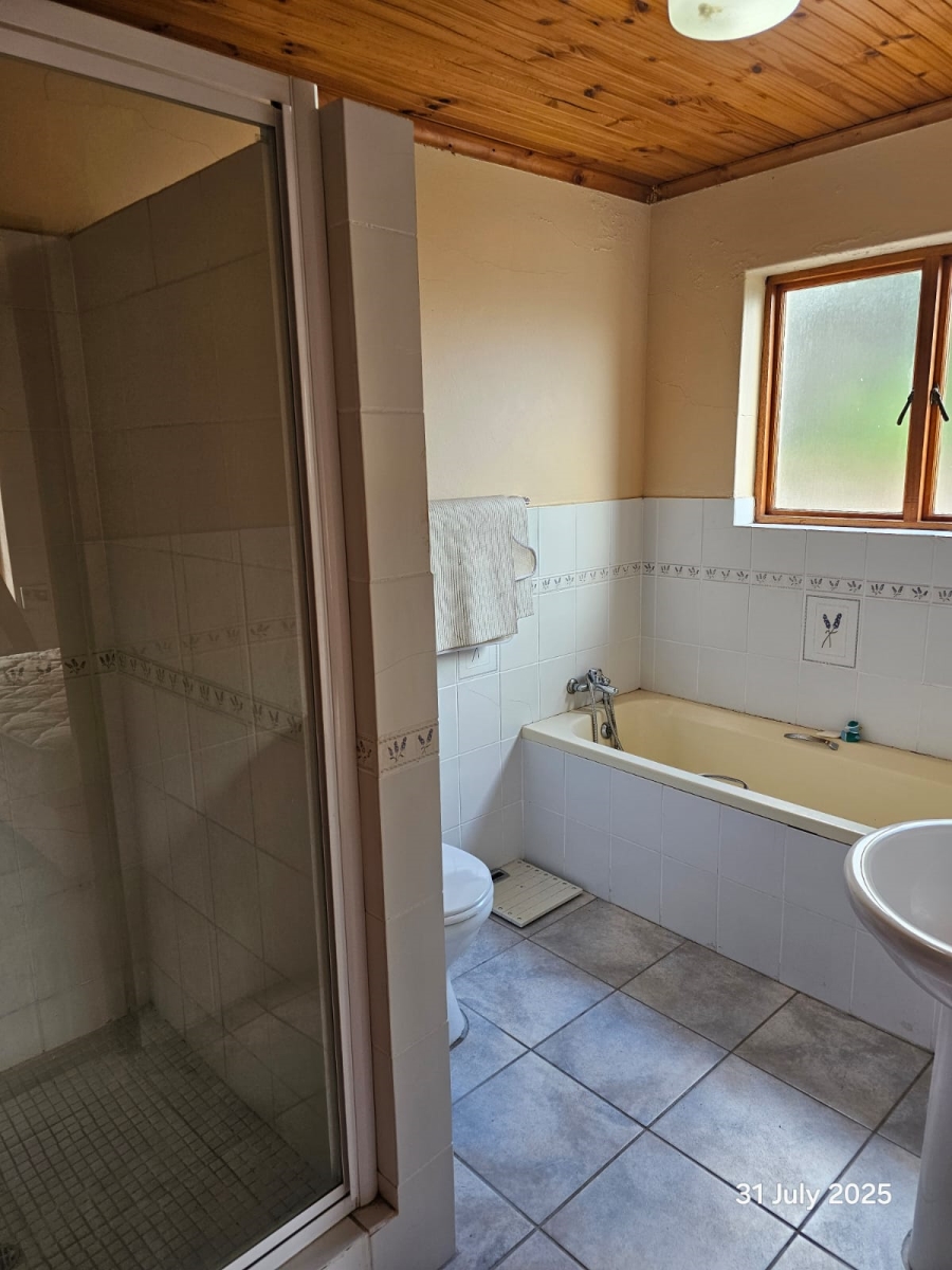 5 Bedroom Property for Sale in Stilbaai Wes Western Cape